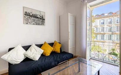 Entire apartment at 25 Av. Georges Clemenceau, 06000 Nice, France, image 9 of 11