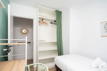 Pokój do wynajęcia z podwójnym łóżkiem w Saragossa