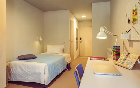 Zimmer mit Doppelbett zu vermieten Covilha