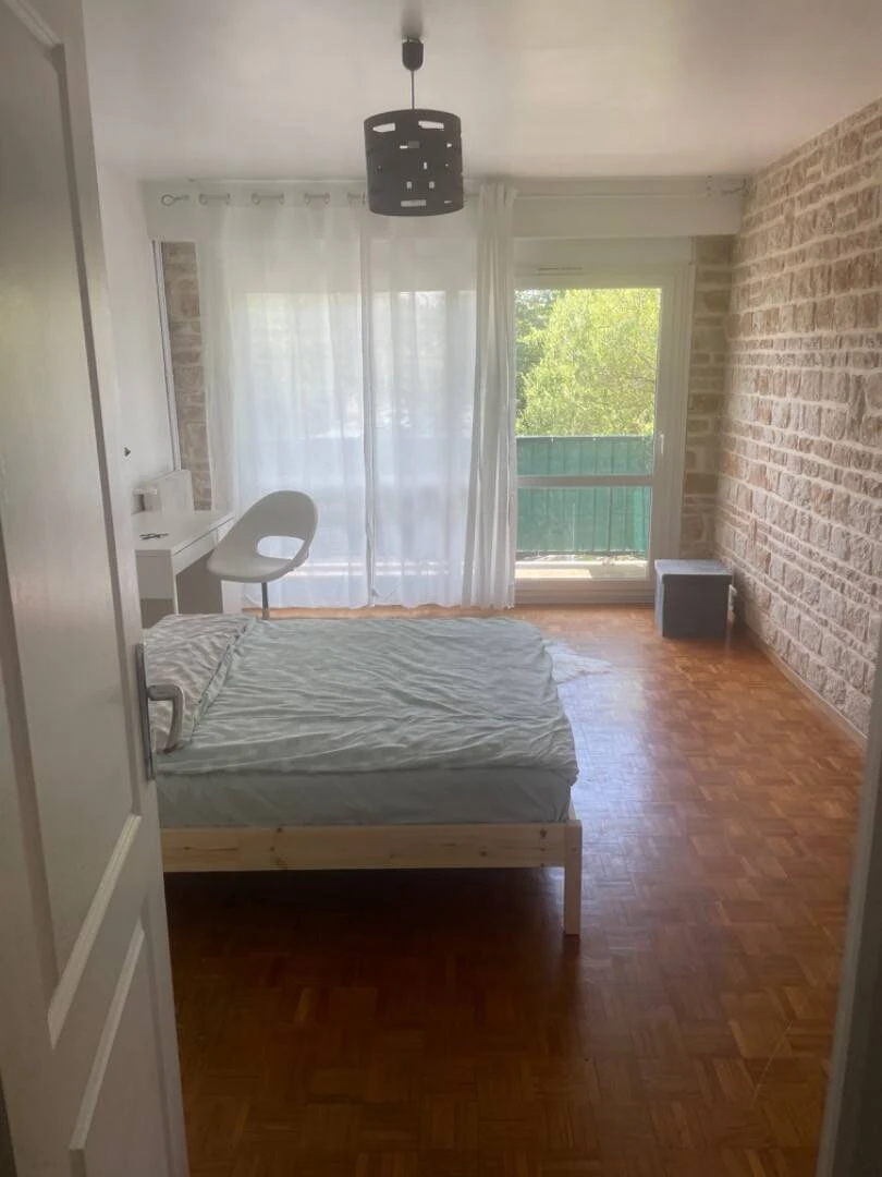 Quarto para alugar ao mês em Évry