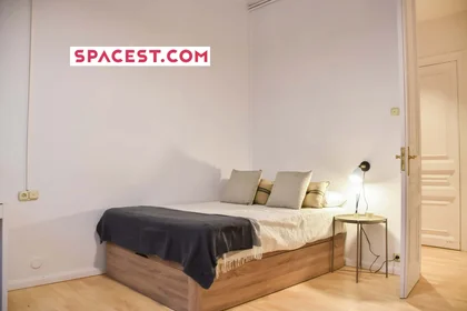 Stanza privata in C/ de Roger de Llúria, 08037 Barcelona, Spain, immagine 1 di 20