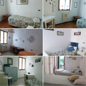 Room for rent with double bed Siena