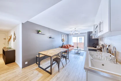 Private room at 25 rue Puget, image 6 of 13