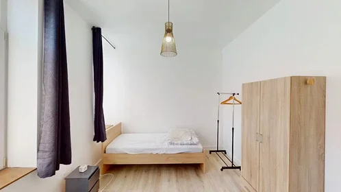 Chambre privée à Rue Decreme, , image 2 de 10