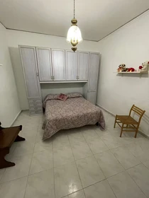 Cheap private room in Napoli