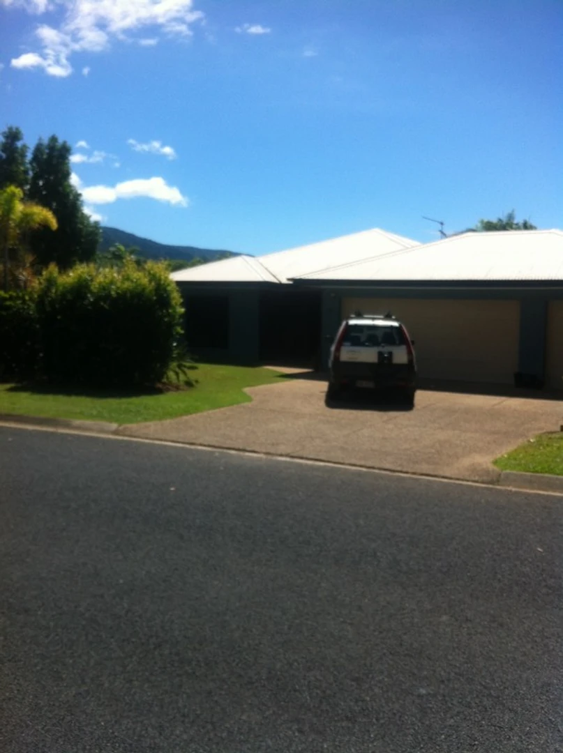 Renting rooms by the month in Cairns