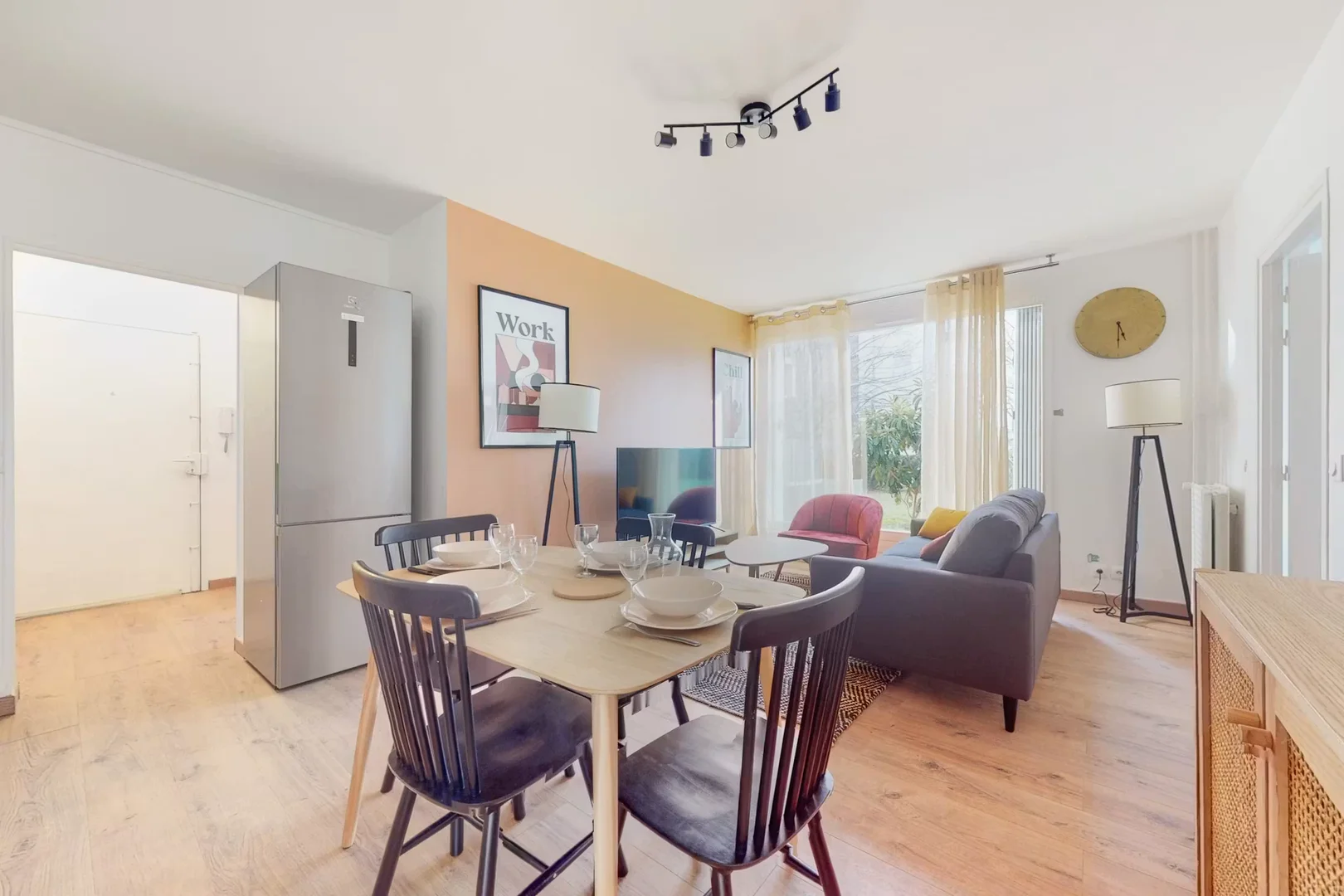 'de öğrenci dairesinde, tamamen mobilyalı kiralık oda