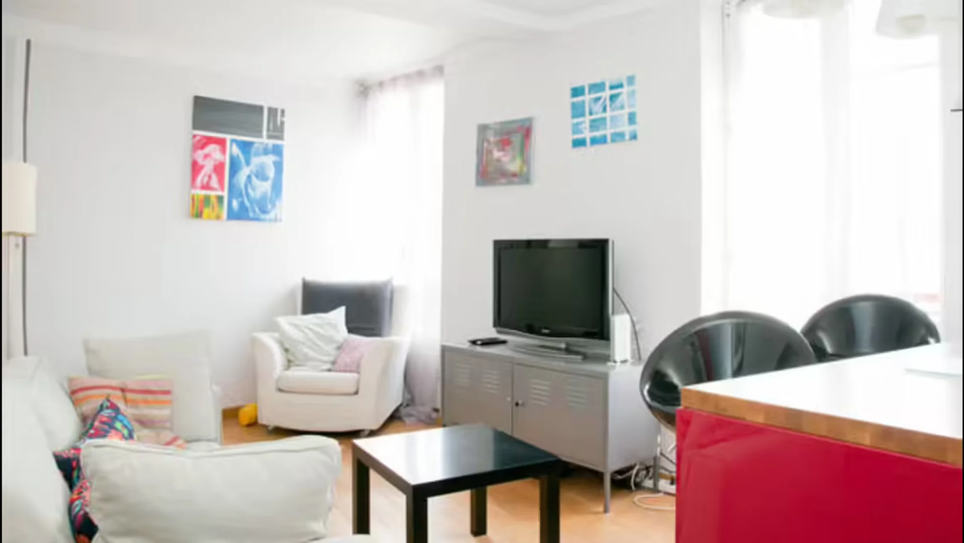Chambre abordable pour les étudiants avec un bon éclairage dans 