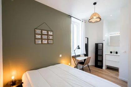 Privatzimmer in der 68 Rue Ste Germaine, 83100 Toulon, France, bild 2 von 8