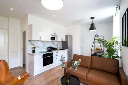 Privatzimmer in der 68 Rue Ste Germaine, 83100 Toulon, France, bild 6 von 8