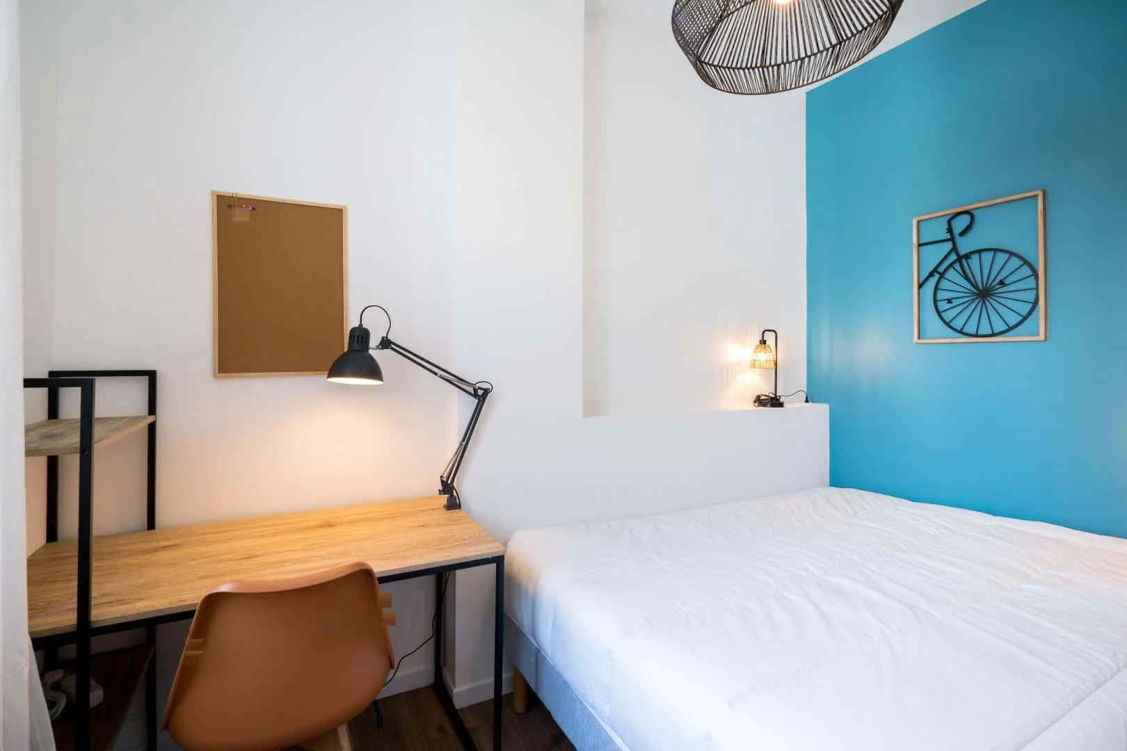 Studentenfreundliches Zimmer in mit modernen Annehmlichkeiten