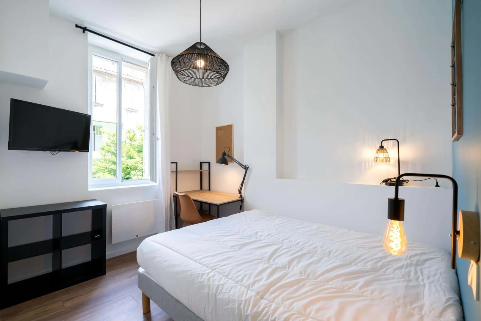 Komfortables und gerÀumiges Studentenzimmer in