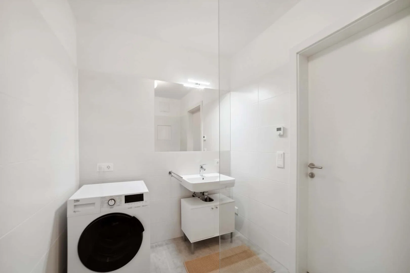 Budget-friendly student room close to campus in 