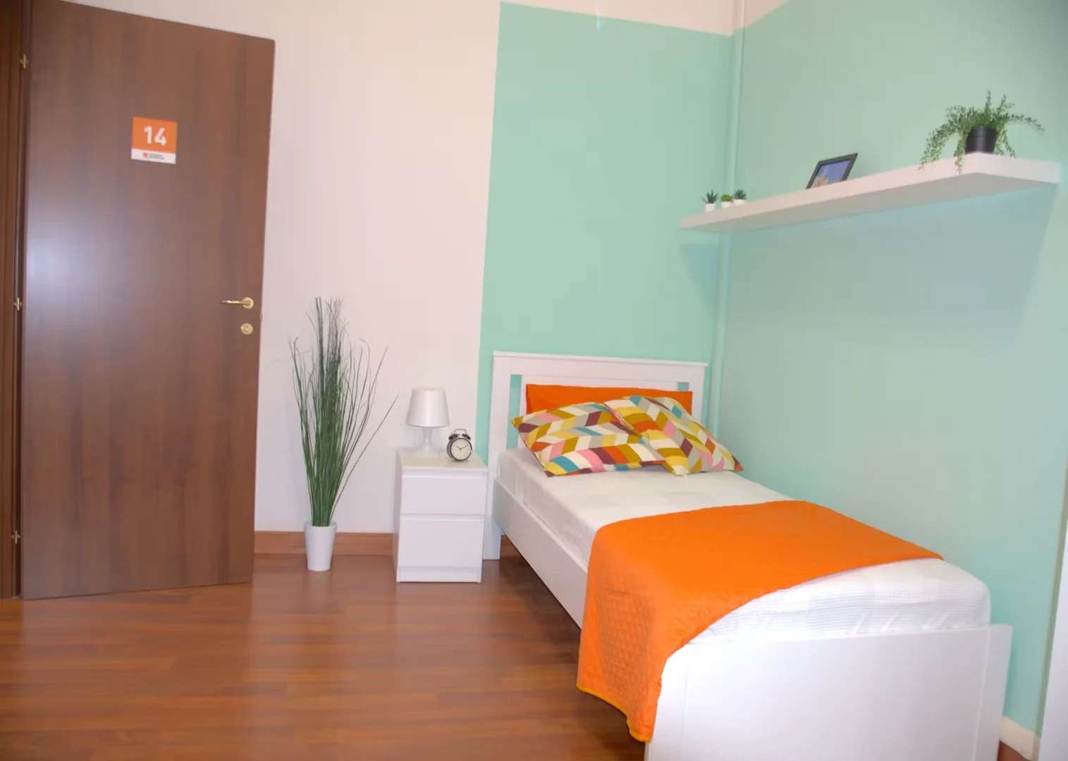 Quarto de estudante económico perto do campus em
