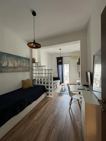 Thessaloniki de çift kişilik yataklı kiralık oda