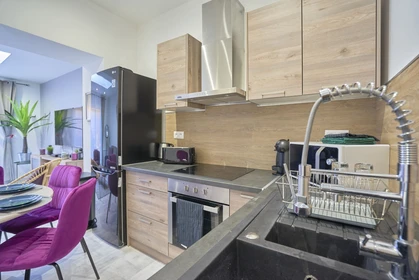 Chambre privée à 426 Avenue de Dunkerque, image 22 de 30