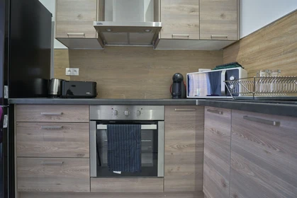 Chambre privée à 426 Avenue de Dunkerque, image 23 de 30