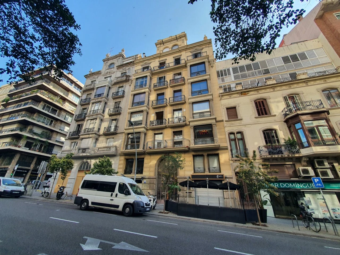 Barcelona de ucuz özel oda
