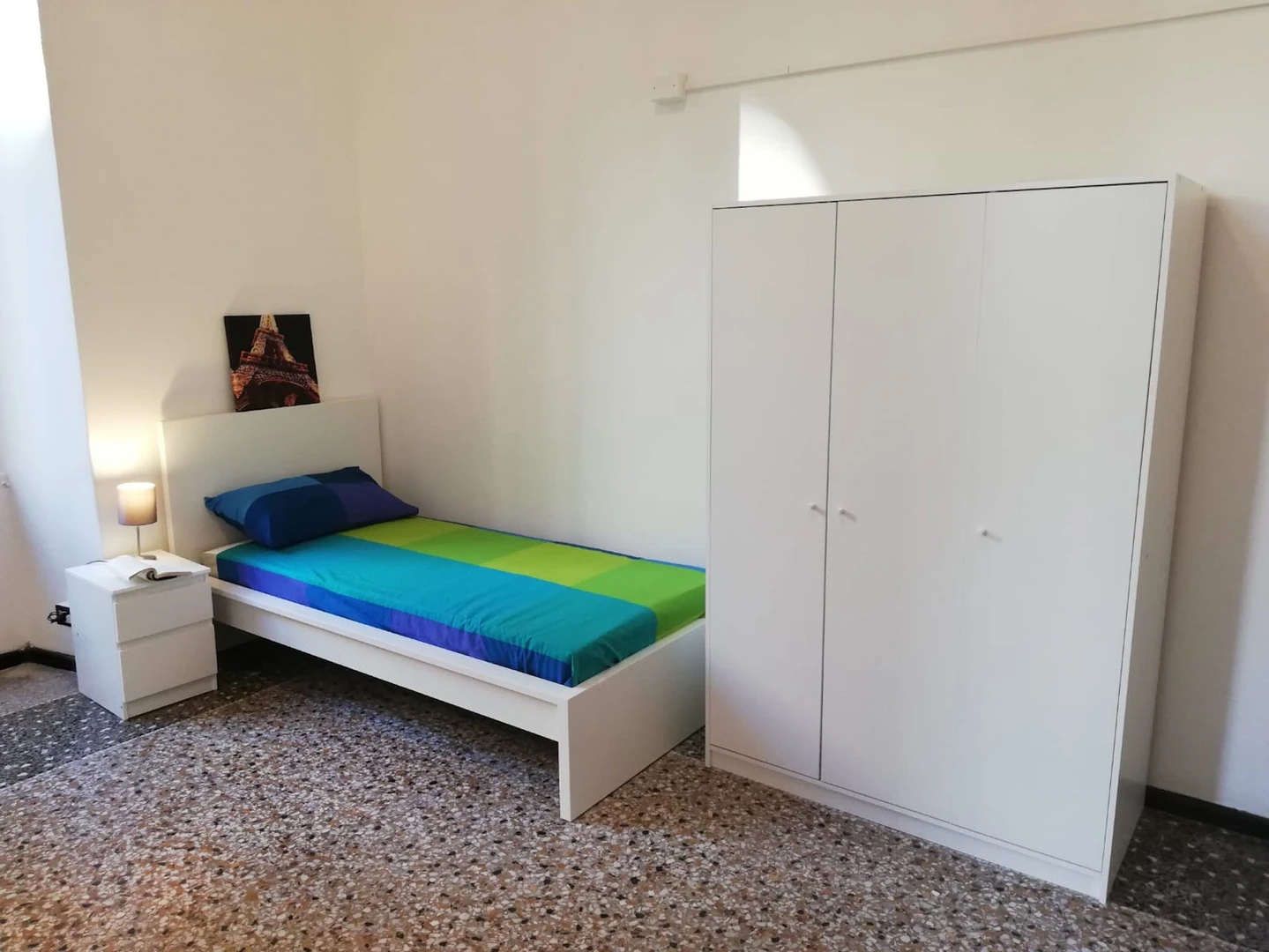 Chambre individuelle lumineuse à Gênes