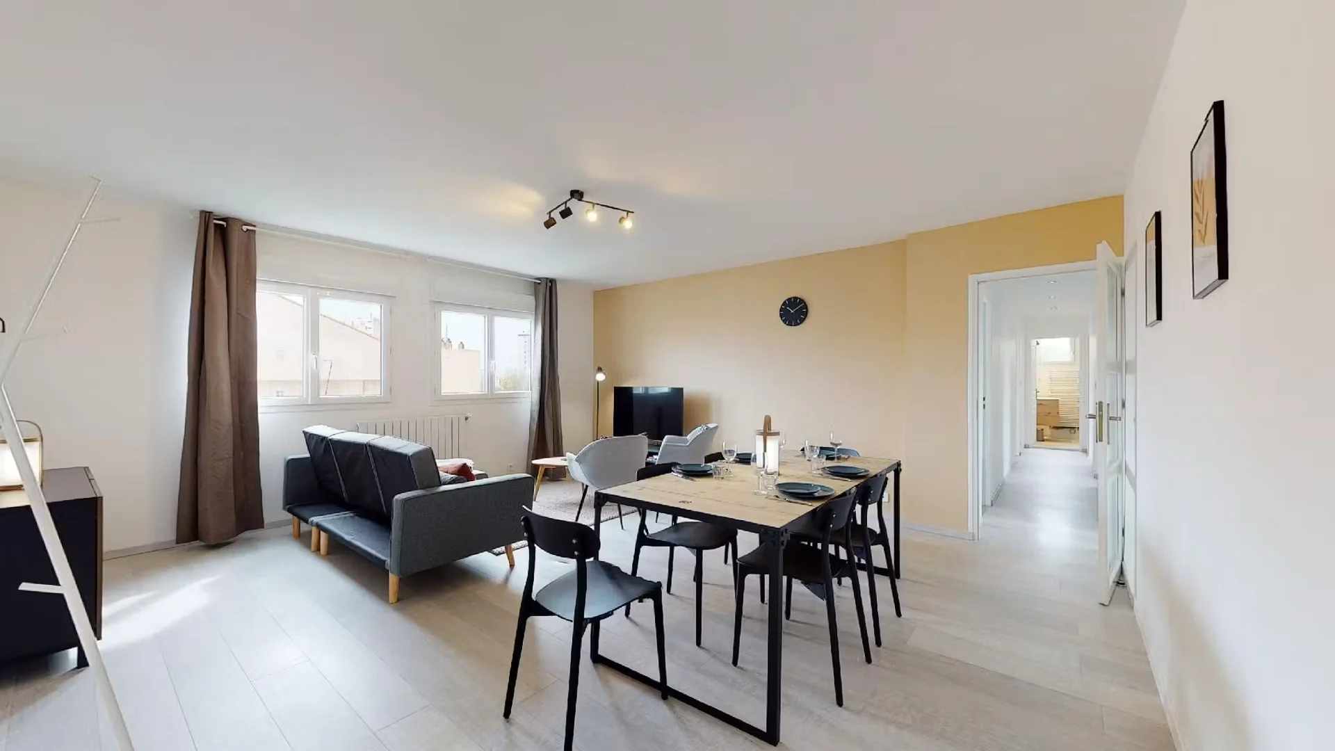 Habitación estudiantil amplia y cómoda en 