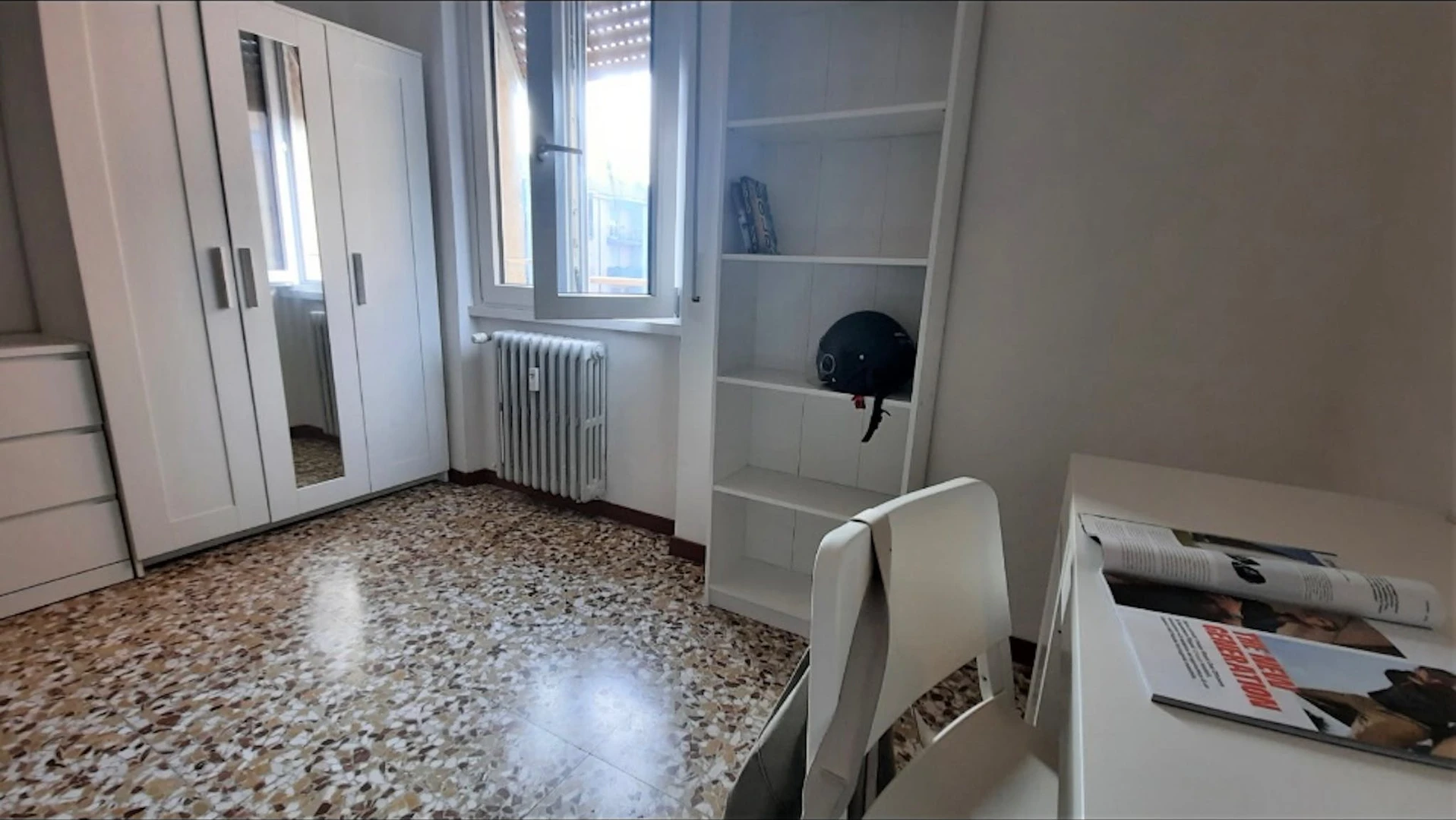 Room for rent with double bed Bergamo