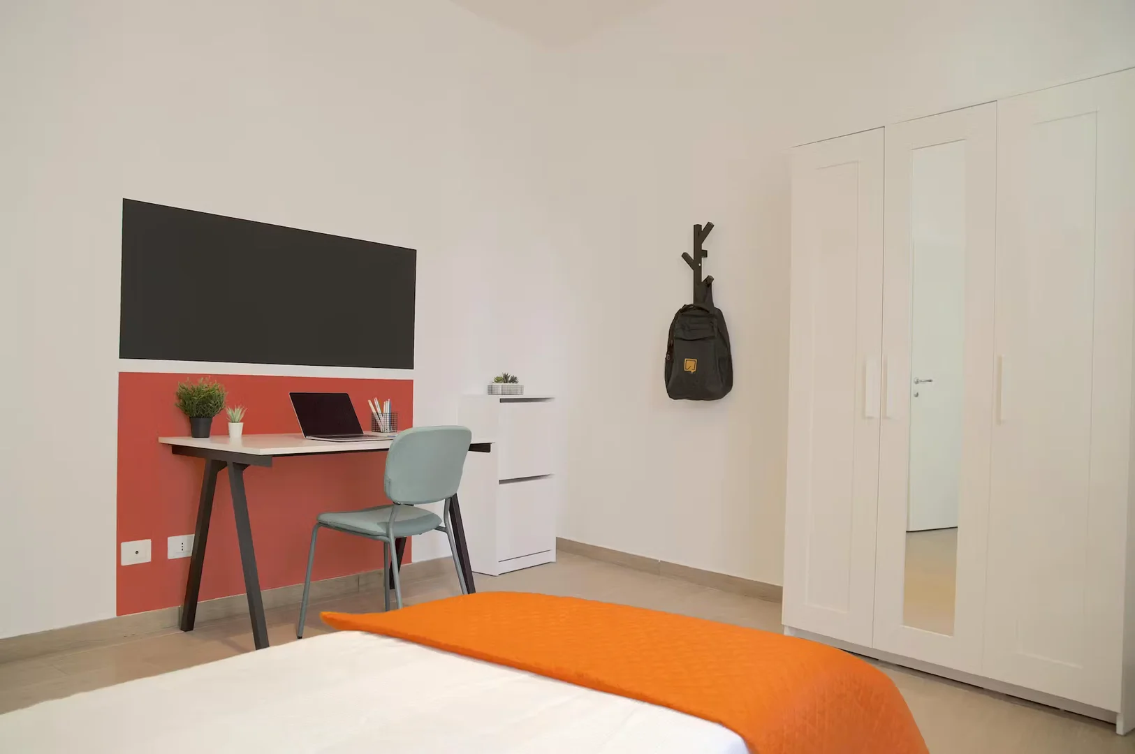 Quarto de estudante económico perto do campus em