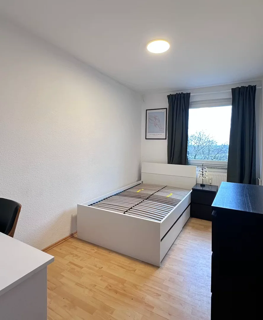 Komfortables und geräumiges Studentenzimmer in 