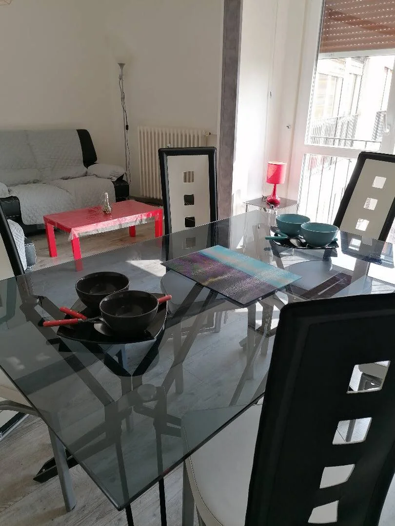Comfortable and spacious student room in 