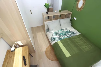 Quarto privado em 4d Av. des Coucous, 44300 Nantes, France, imagem 2 de 12