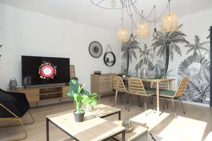 Quarto privado em 4d Av. des Coucous, 44300 Nantes, France, imagem 7 de 12