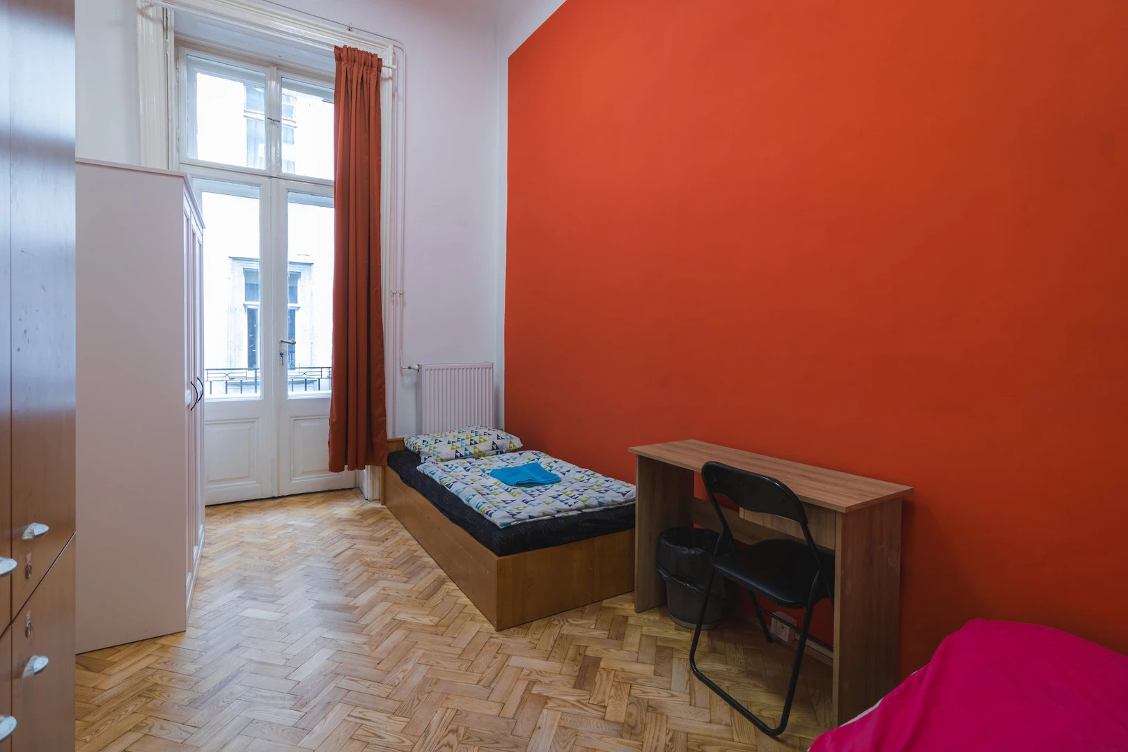Shared room in 3-bedroom flat budapest