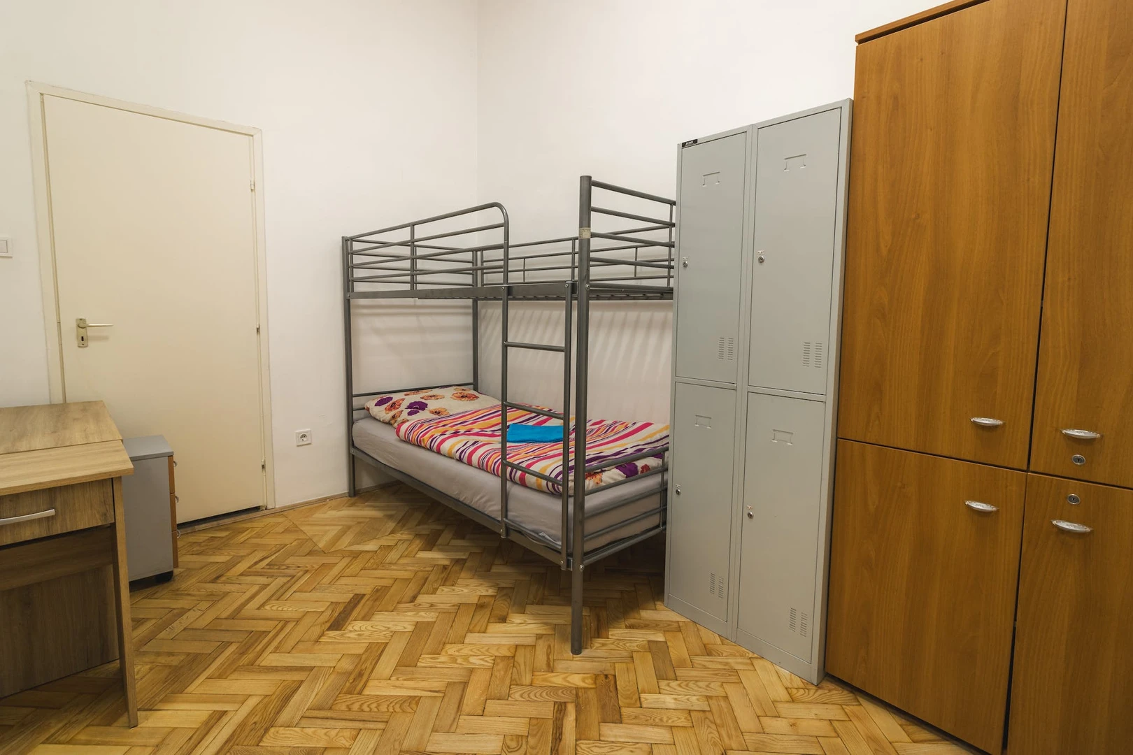 Cheap shared room in budapest