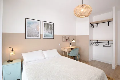 Quarto privado em 23 RUE AURELIENNE, apt 163, Etage 2 BAT C, imagem 9 de 12
