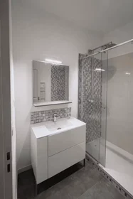 Private room at Cours Sextius, Couronne Urbaine, image 5 of 8