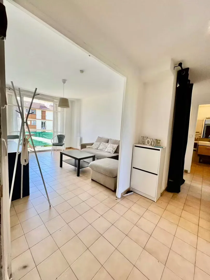 Habitación estudiantil económica con ubicación conveniente en 