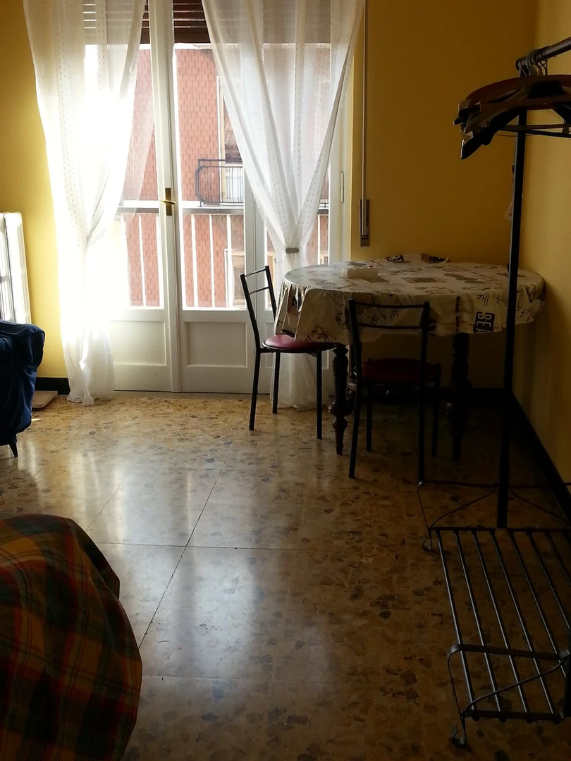 Room for rent in a shared flat in Piacenza