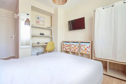 Quarto privado em 6 Avenue des Martyrs de la Résistance, imagem 19 de 22