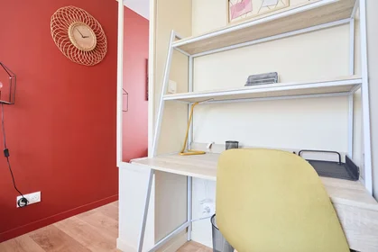 Quarto privado em 6 Avenue des Martyrs de la Résistance, imagem 20 de 22