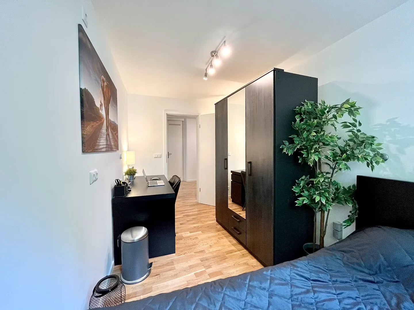 Economical student room with convenient location in 