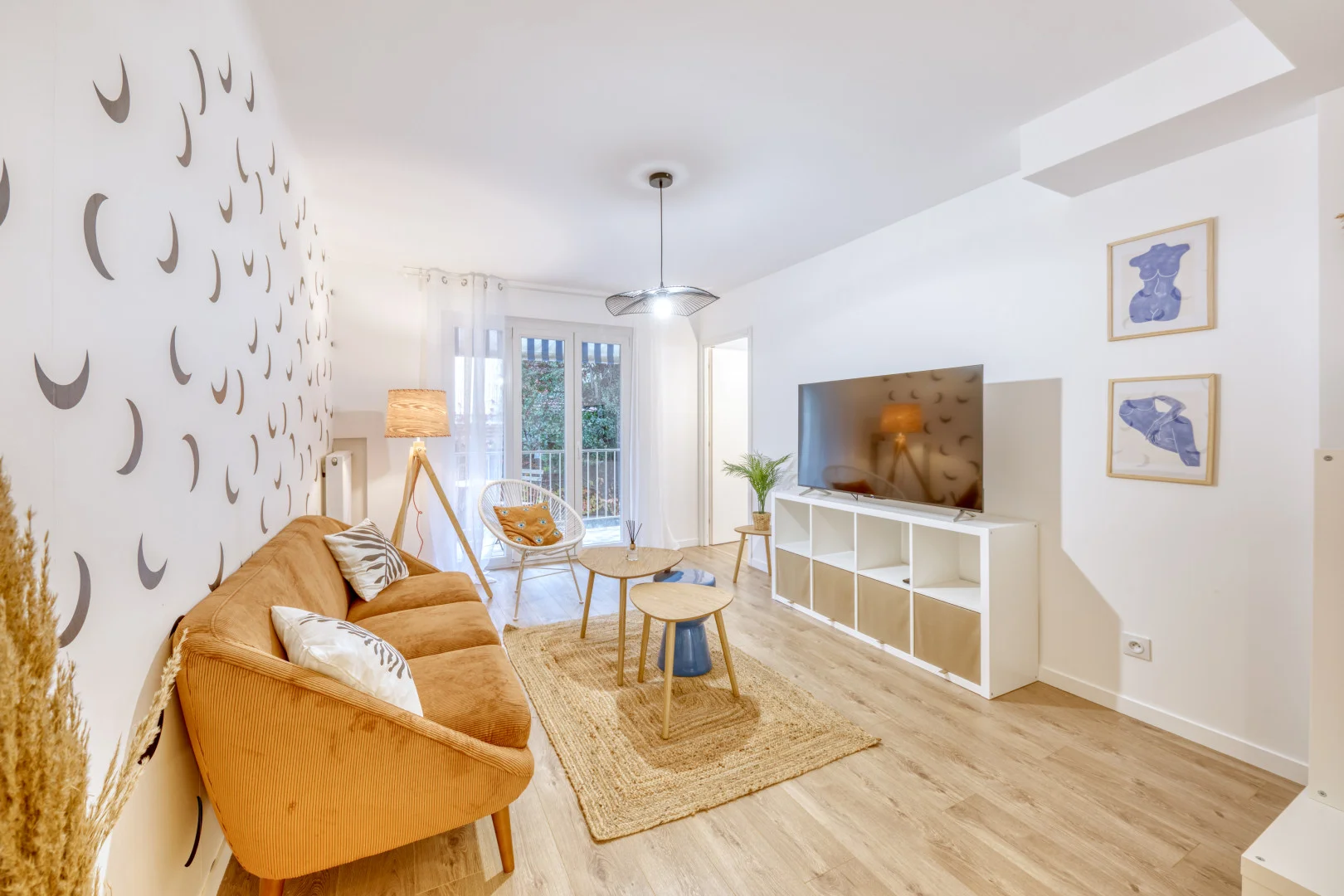 Quarto de estudante económico com localização conveniente em 