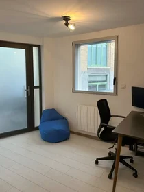 Private room at Rue des Moissons, Centre-Ville, image 5 of 7