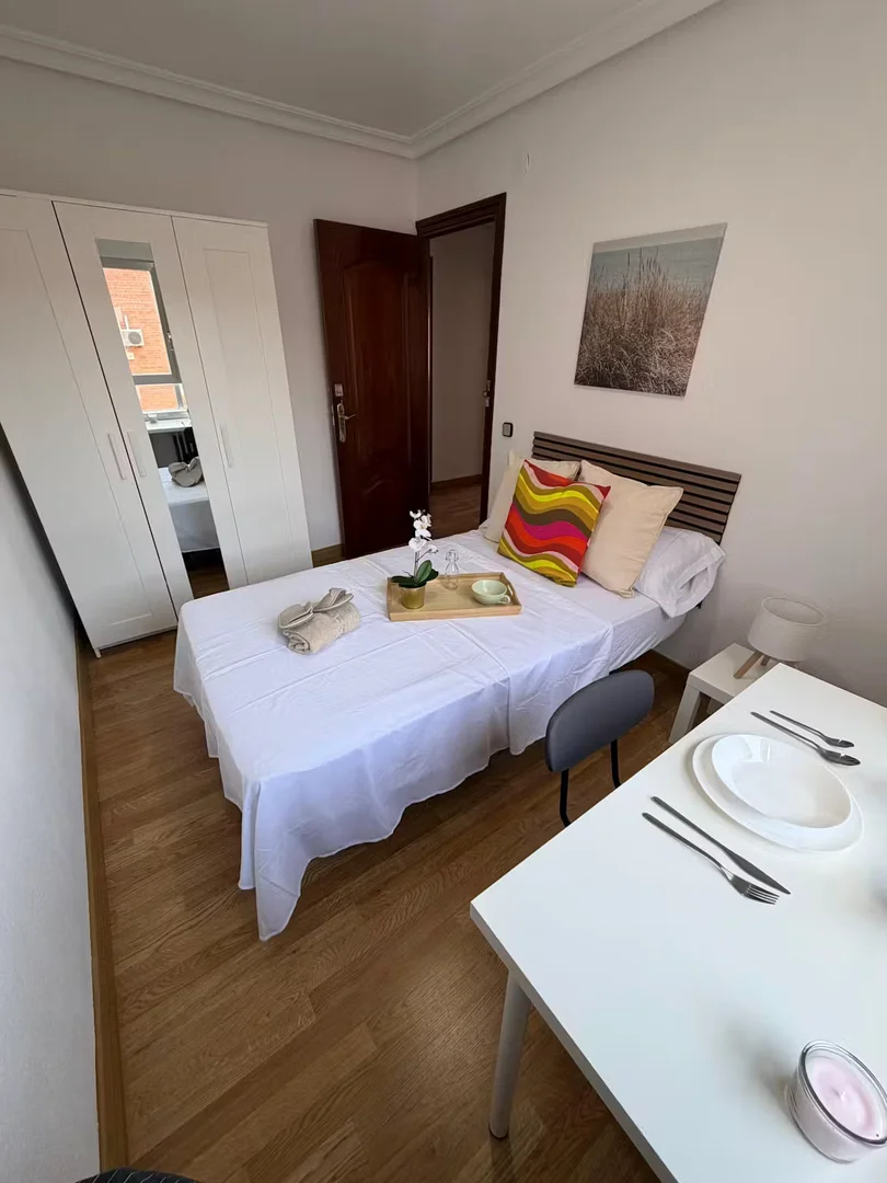 Budget-friendly student room close to campus in 