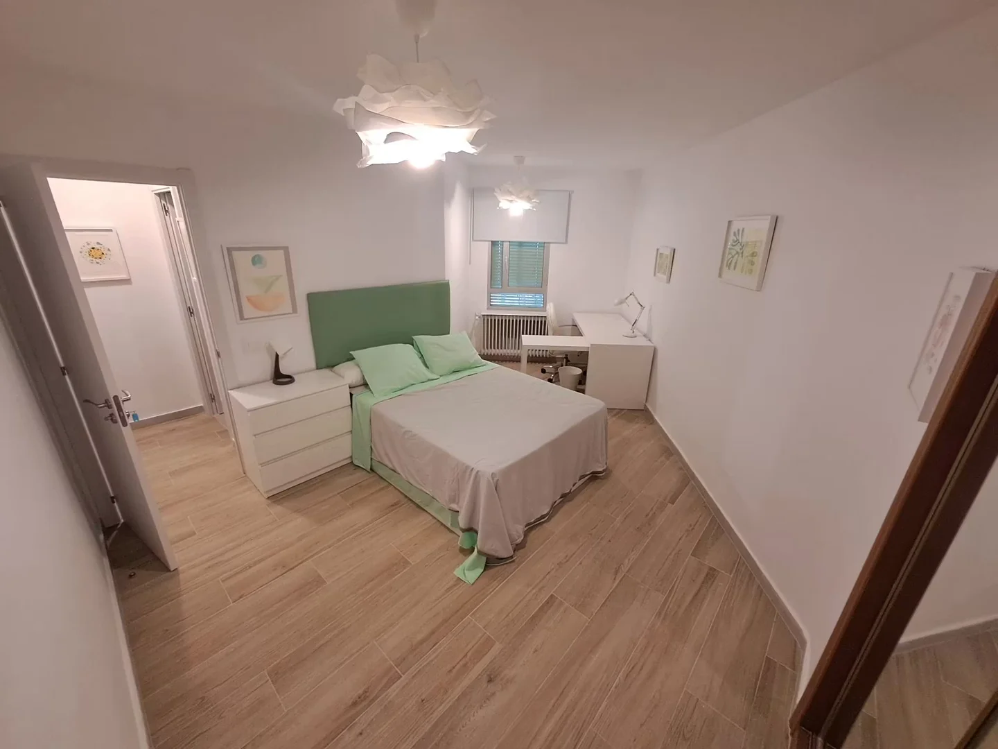 Habitación en apartamento estudiantil en alquiler en , completamente amueblado