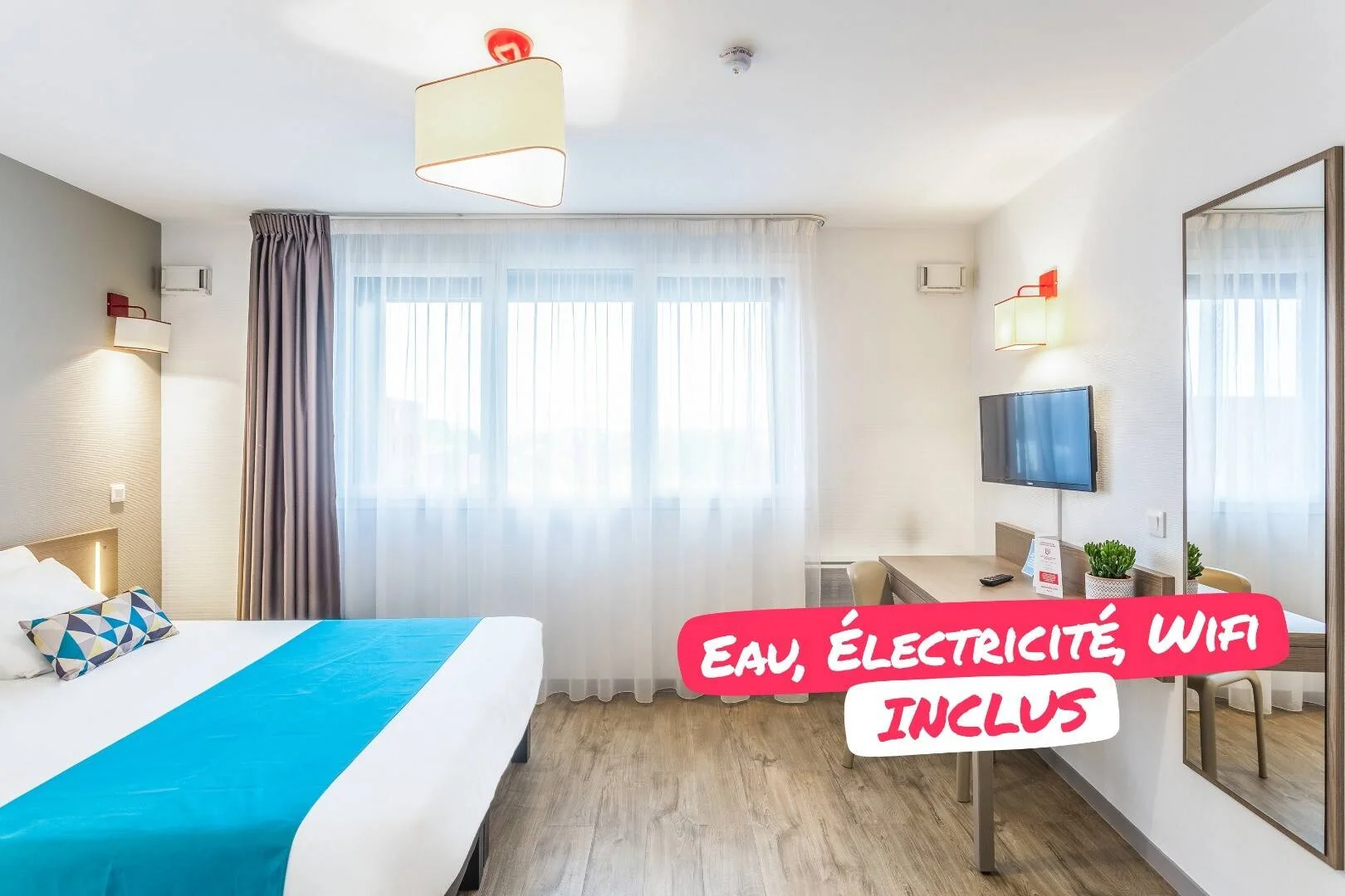 Quarto de estudante em  com área de estudo e instalações partilhadas
