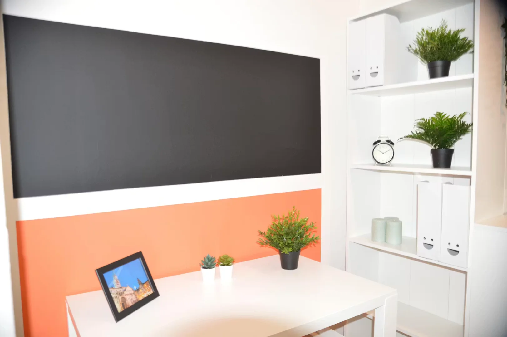 Zimmer in Studentenwohnung in zu vermieten, voll möbliert