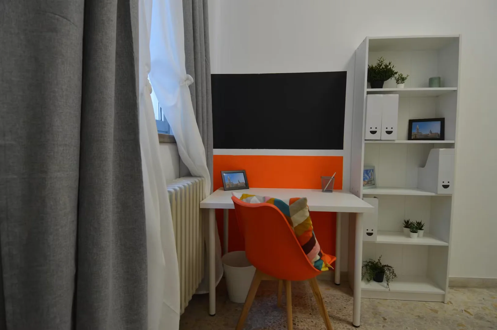 Bezahlbares Zimmer für Studenten mit ausreichender Beleuchtung in 