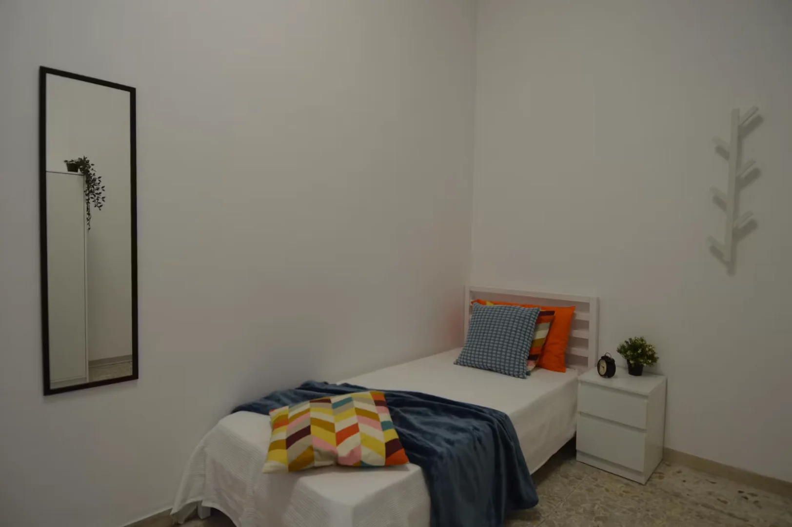 Helles und luftiges Studentenzimmer mit einfachem Zugang zur Universität in