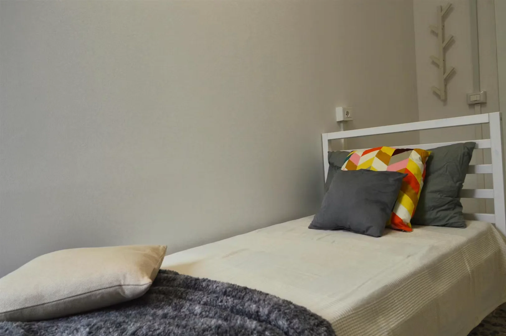 Bezahlbares Zimmer für Studenten mit ausreichender Beleuchtung in 