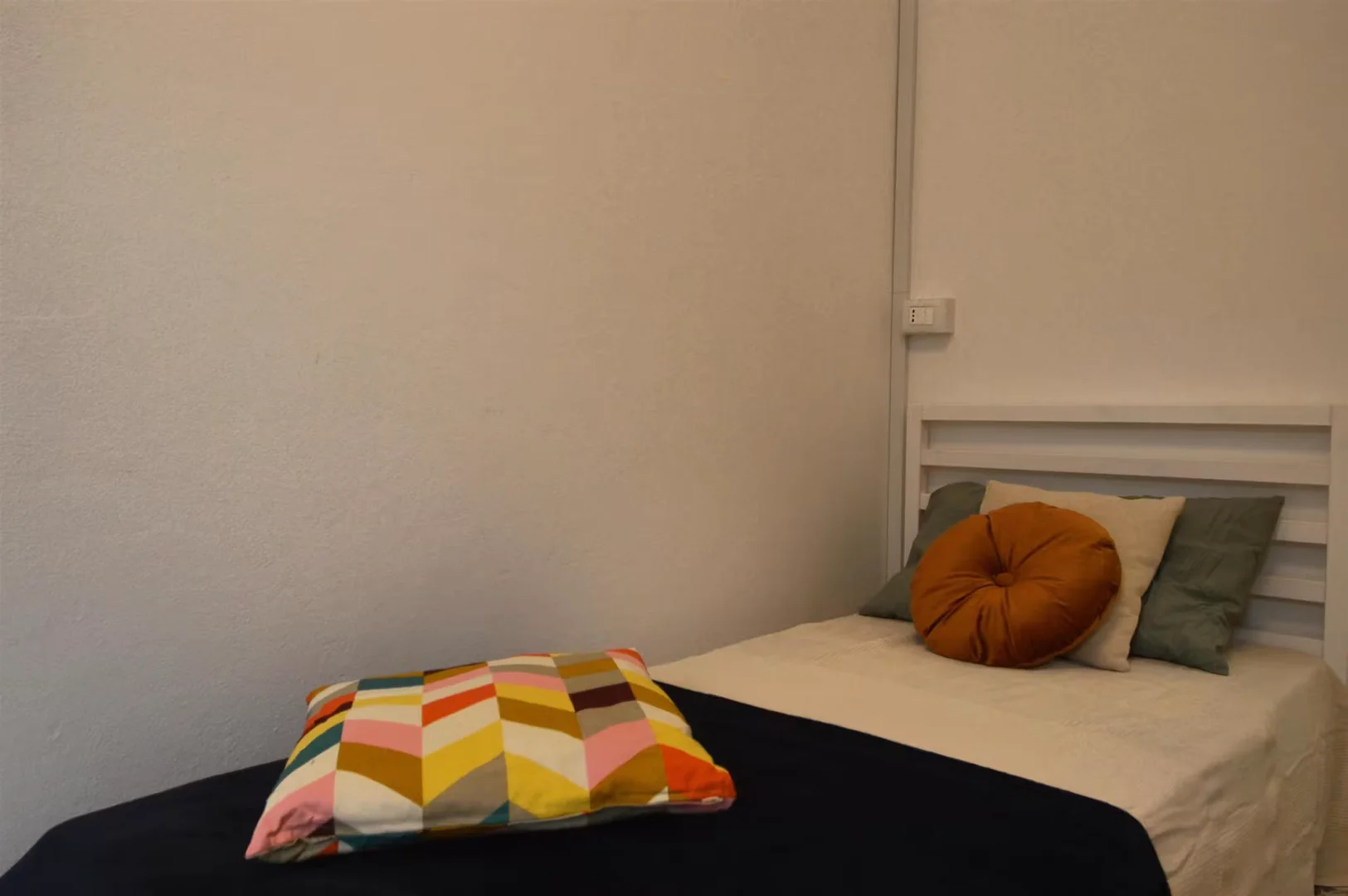 Funktionelles Studentenzimmer perfekt zum Studieren in 