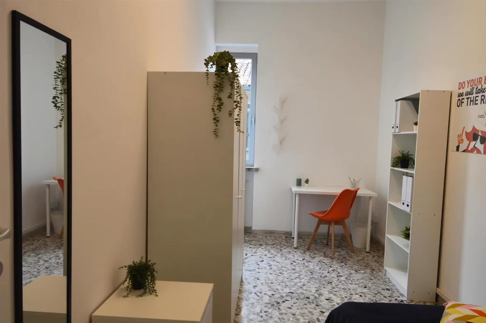 Zimmer in Studentenwohnung in  zu vermieten, voll möbliert